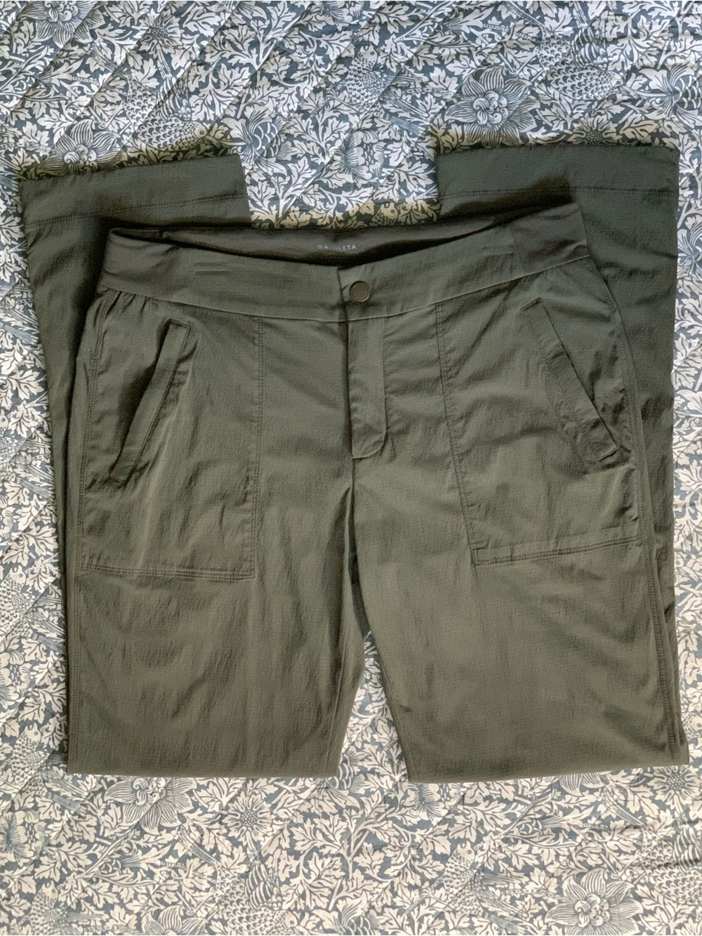 Athleta Trekkie Hike Pant in Arbor Olive